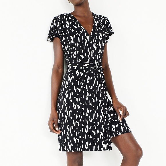 Nine West Dresses & Skirts - NINE WEST | Wrap Dress Flutter Sleeve Size Medium